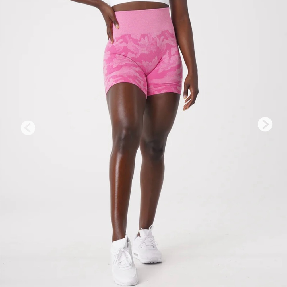 NVGTN Seamless Pink Camo Shorts